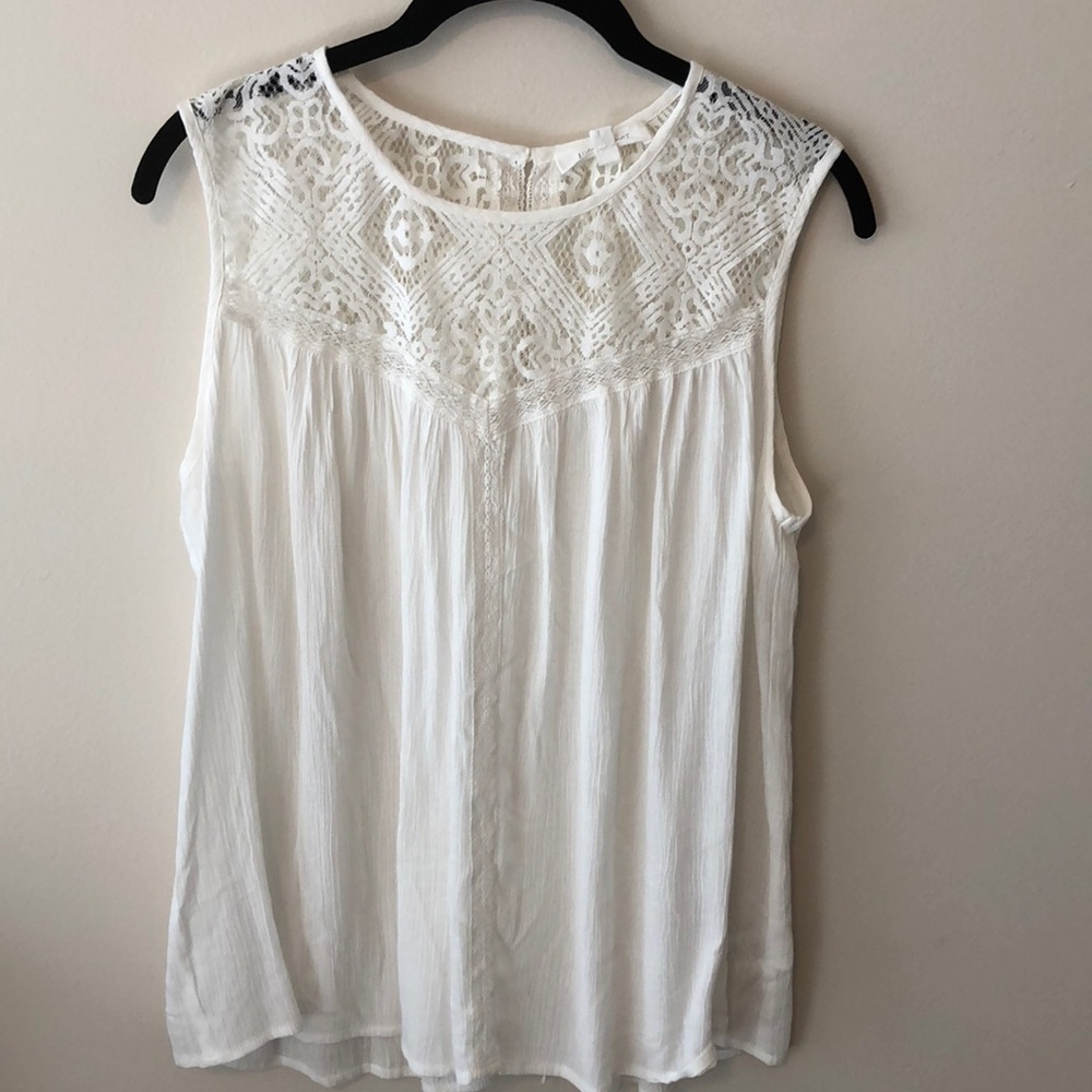 Sleeveless Top with lace detailing